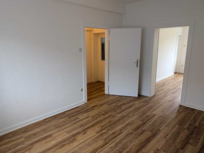 Ab sofort verfügbar: Teilmöblierte 2-Zimmer-Wohnung mit EBK in zentraler Lage in Essen-Rüttenscheid.