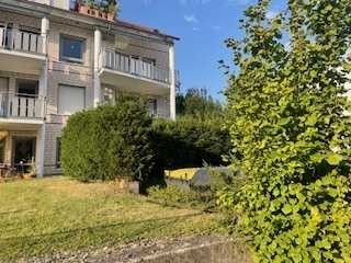 Lichtdurchflutete und charmant geschnittene 2 ZKB mit großem, überdachtem Süd-Balkon in Bielefeld