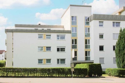gut aufgeteilte 3,5 Zimmer-Wohnung mit Loggia, EBK, Aufzug und TG in Weißenhorn