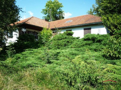 RUHELAGE - Großes Einfamilienhaus mit Doppelgarage in Semriach!