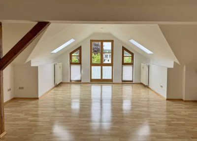 Warngau - großzügige 3 Zimmer Dachgeschosswohnung