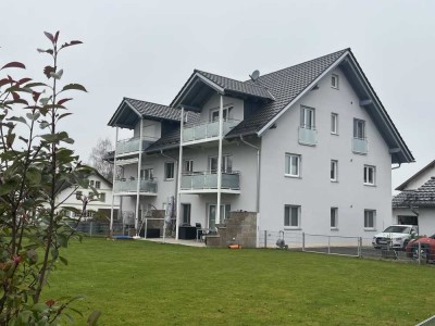 Moderne Erdgeschosswohnung mit großem Garten