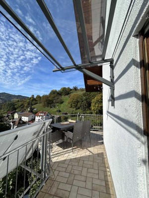 3,5-Raum-Wohnung mit zwei Balkonen, Garten und Einbauküche in Bühlertal