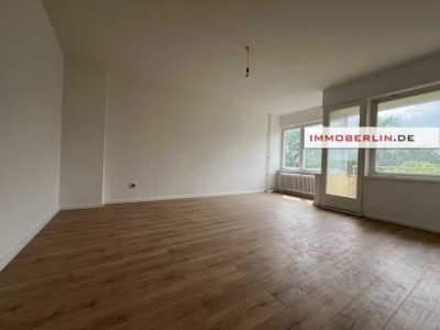 IMMOBERLIN.DE - Lichtdurchflutete sanierte Wohnung mit ruhiger Südloggia