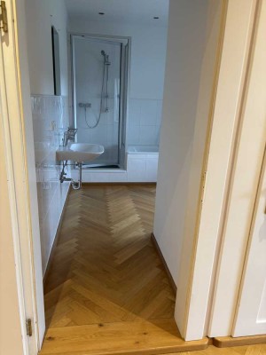 Ansprechende und sanierte 4-Raum-Wohnung mit geh. Innenausstattung mit Balkon und EBK