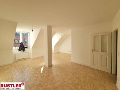 Moderne Stadtwohnung mit EIGENEM GARTEN !