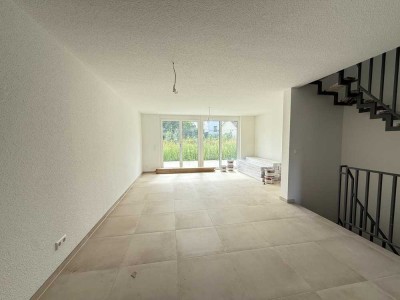 Energiesparwunder trifft Familienidylle – Reihenhaus (A+) in Steinenbronn