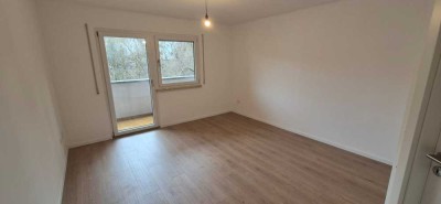 Hell, moderne 2-Zimmer Wohnung mit Balkon im 4. OG in Passau Haidenhof Nord