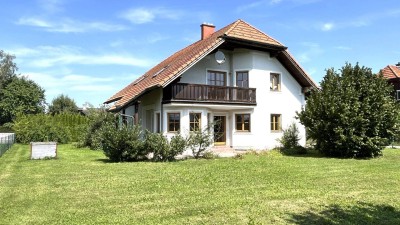 Gediegenes Landhaus mit 2 Wohneinheiten