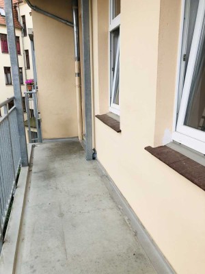 Jetzt frei- schön Wohnen : 3 Zimmer mit großem Balkon & schönem Gemeinschaftsgarten!