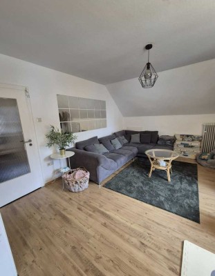 Günstige, modernisierte 5-Raum-DG-Wohnung mit Balkon in Groß Berkel