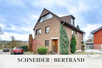 Bezugsfreies, freistehendes Zweifamilienhaus mit traumhaftem Ausblick in Brand