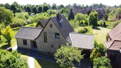 Einfamilienhaus mit Ferienhaus und zusätzlichem Flurstück