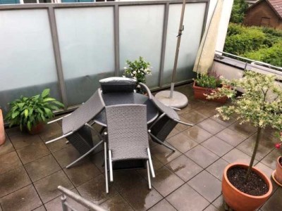 schicke 5-Zimmer-Wohnung mit Dachterrasse und Balkon