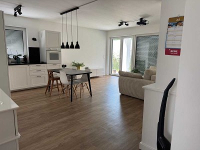 Neuwertige 4-Zimmer Wohnung mit Garten inkl.Wallbox für E-Auto