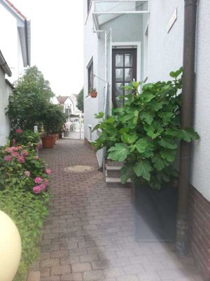 Dreieich-Sprendlingen, mieterfreies 3-Familienhaus mit 1920er Charme und schönem Grundstück