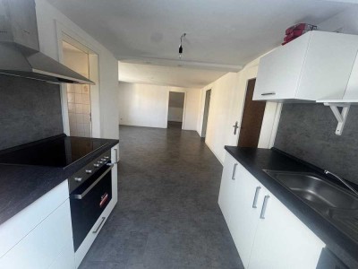 Schöne und modernisierte 3-Raum-Wohnung mit gehobener Innenausstattung in Löbau