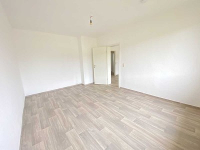 NEU sanierte 3 Zimmer Wohnung in Grimmen mit Balkon auf der 1.Etage verfügbar