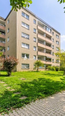 Helle 3 bis 4 Zimmerwohnung mit Südloggia und Garagenstellplatz in idealer Lage