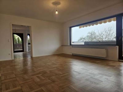 Helle sanierte 5 1/2 Zimmer Wohnung + Terrasse in ruhiger Lage Ispringen