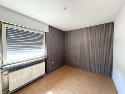 Kapitalanlage mit Potenzial – Mehrfamilienhaus mit Gewerbeeinheit, Garagen & Ausbaureserve