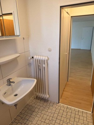 Geräumige, vollständig renovierte 1-Zimmer-Wohnung zur Miete in Hennef
