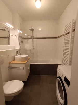 Top Lage, neu Renoviert und Möbliert, 1-Zimmer-Gartenwohnung in Schwabing