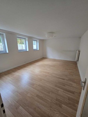 1- Zi. Souterrain-Whg. zu vermieten - HH-Iserbrook