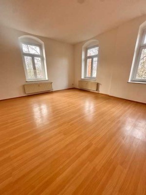 Tolle  4-Zimmerwohnung mit PKW- Stellplatz Nähe Stadtzentrum zu verkaufen !!