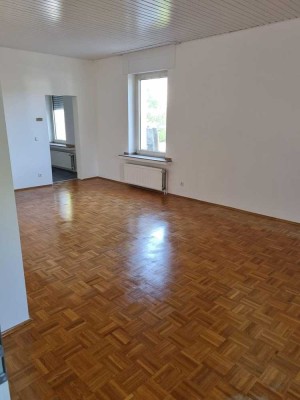 FRISCH sanierte, ebenerdige und freundliche 3-Zimmer Wohnung großem Garten in Recklinghausen Süd