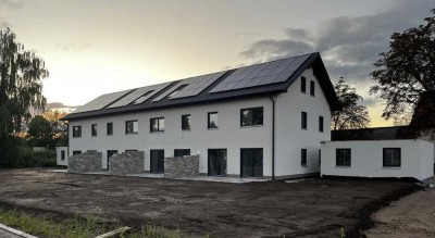 VERMIETUNG: Neubau großzügiges Reihenmittelhaus mit 6 Zimmern zu vermieten