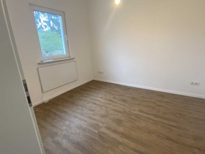 Modernes Neubau-Apartment mit eigenem Garten – perfekt für Singles oder Paare
