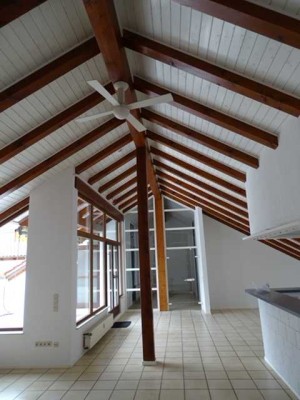 Gepflegte 5-Zimmer-DG-Wohnung mit Balkon und EBK in Friedrichshafen