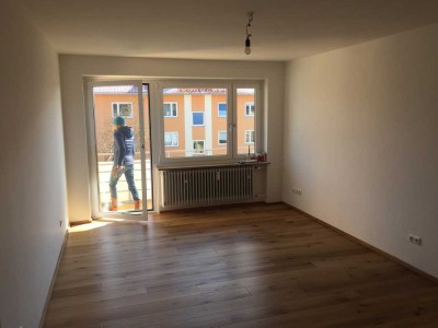 Stilvolle, vollständig renovierte 3-Raum-Wohnung mit gehobener Innenausstattung in Germering