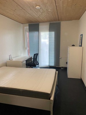 Untermieter für 1-Zimmer-Wohnung im Eastsite Studentenwohnheim gesucht