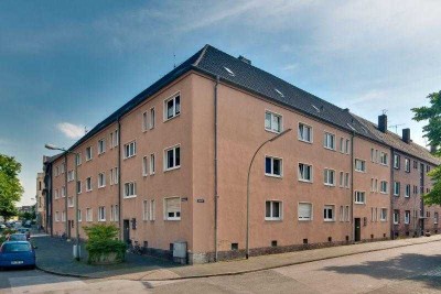 ***Zentral gelegene 2-Zimmerwohnung renoviert und bezugsfertig mit Balkon***
