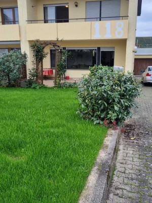 Sehr gepflegt mit großem Garten - Garage - und Stellplätzen