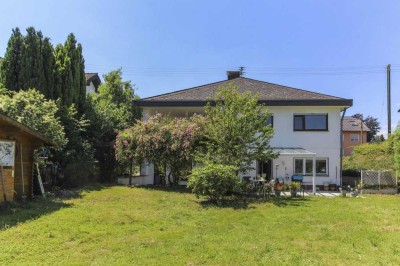 Familienfreundlicher Bungalow mit Einliegerwohnung und unverbaubarem Weitblick in Südrichtung