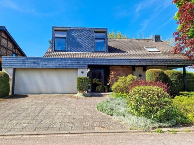 freistehendes Einfamilienhaus mit Keller, Doppelgarage und Garten in ruhiger Lage von Nideggen