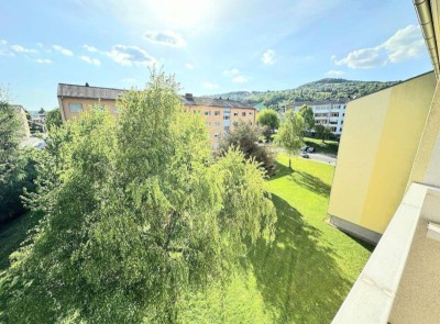 NATURNAH, sonnige 3 ZI schöner Ausblick auf den Ring, Parkplatz