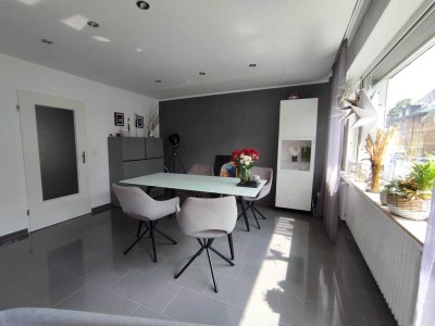 Einziehen & Wohlfühlen: gepflegte 4-Zimmer-Wohnung mit 2 Balkonen und Stellplatz