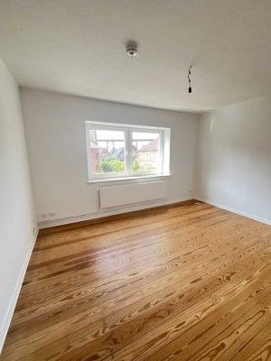 Individuelle, renovierte 3-Zimmer-Wohnung,  mit dem Charme eines Altbaus