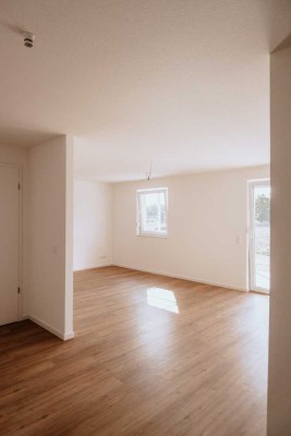 EG mit Terrasse, Feldrandlage und Stellplatz