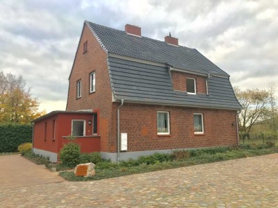 Zauberhafte 78qm Wohnung mit Badewanne & Dusche in Miltzow mit eigenem Garten