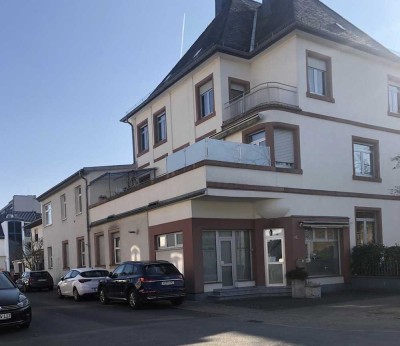 Geschmackvolle 3-Zimmer-Wohnung mit gehobener Innenausstattung mit Balkon und EBK in neu-isenburg