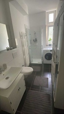 Schöne modernisierte Wohnung - ruhig & zentral gelegen: 2-ZKB mit Einbauküche