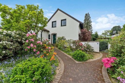 Traumhaftes Wohnen in Bestlage von Krefeld-Traar mit unverbaubarem Weitblick!