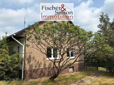 RESERVIERT - z. Teil modernisiertes, großzügiges Einfamilienhaus m. Vollkeller, ruhig gelegen