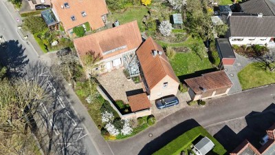 Charaktervolles Zuhause mit zusätzlicher Wohneinheit in zentraler Lage von Willich-Neersen