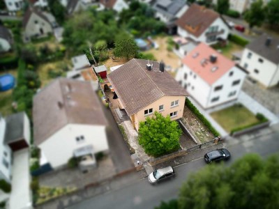 Platz für die ganze Familie ! Modernisiertes Zweifamilienhaus in Hanau-Steinheim